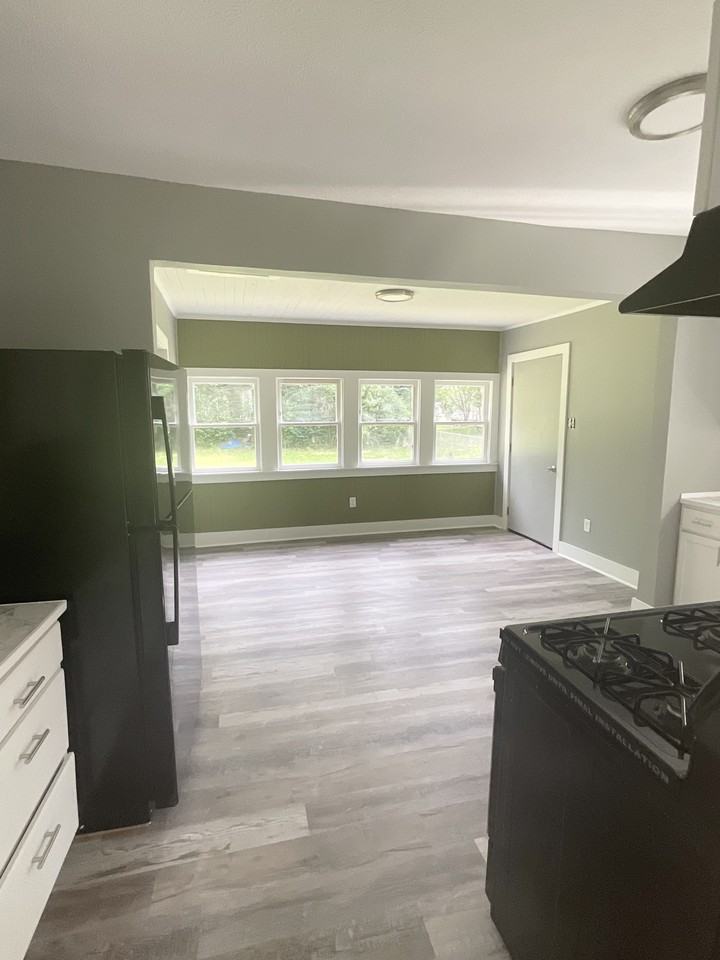 3222 Laurel St - Photo 7 of 12
