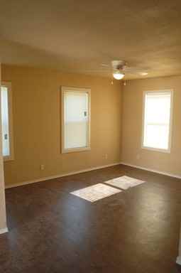 517 W Spurgeon St - Photo 3 of 8