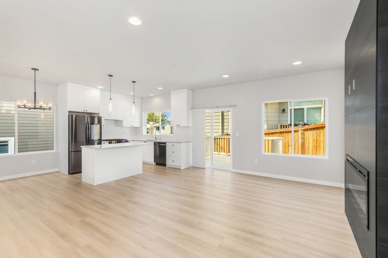 1819 143rd Pl Sw - Photo 2 of 16