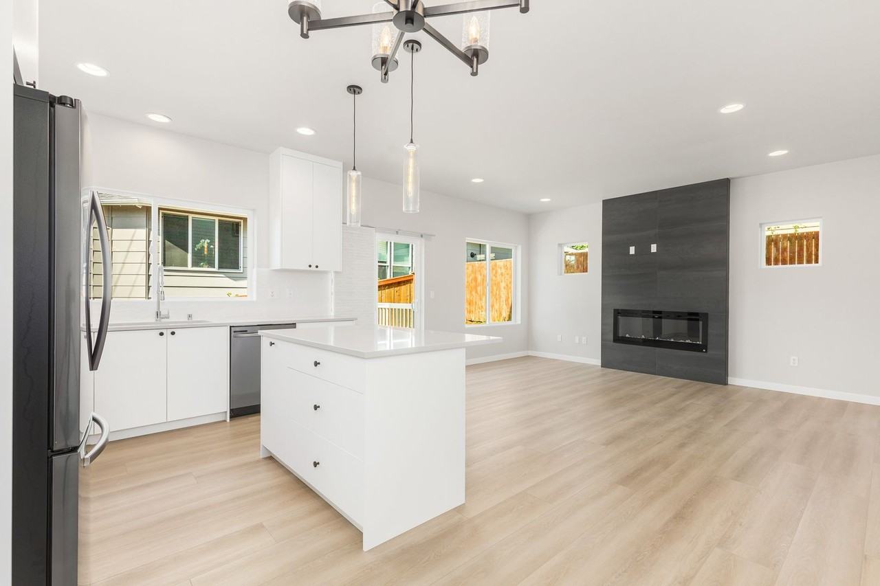 1819 143rd Pl Sw - Photo 3 of 16