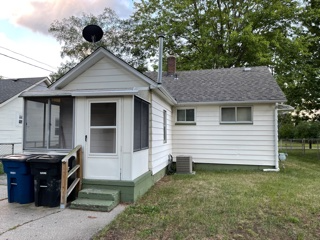 35844 Farragut Ave - Photo 2 of 11