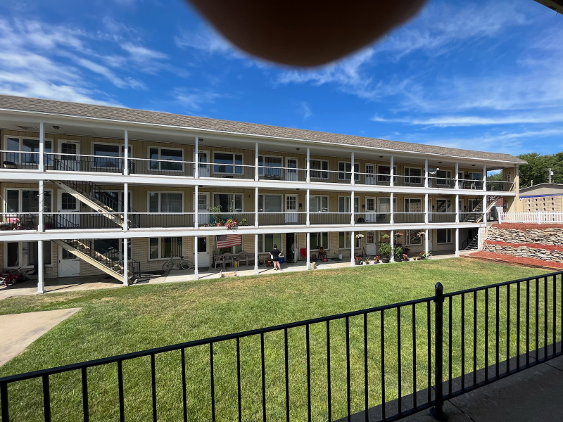 823 N 6th St - Photo 2 of 4