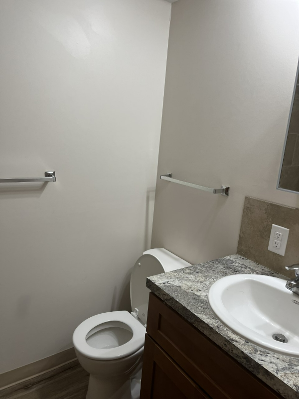 823 N 6th St - Photo 4 of 4