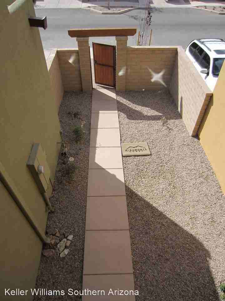 313 E Croydon Park Rd - Photo 2 of 10