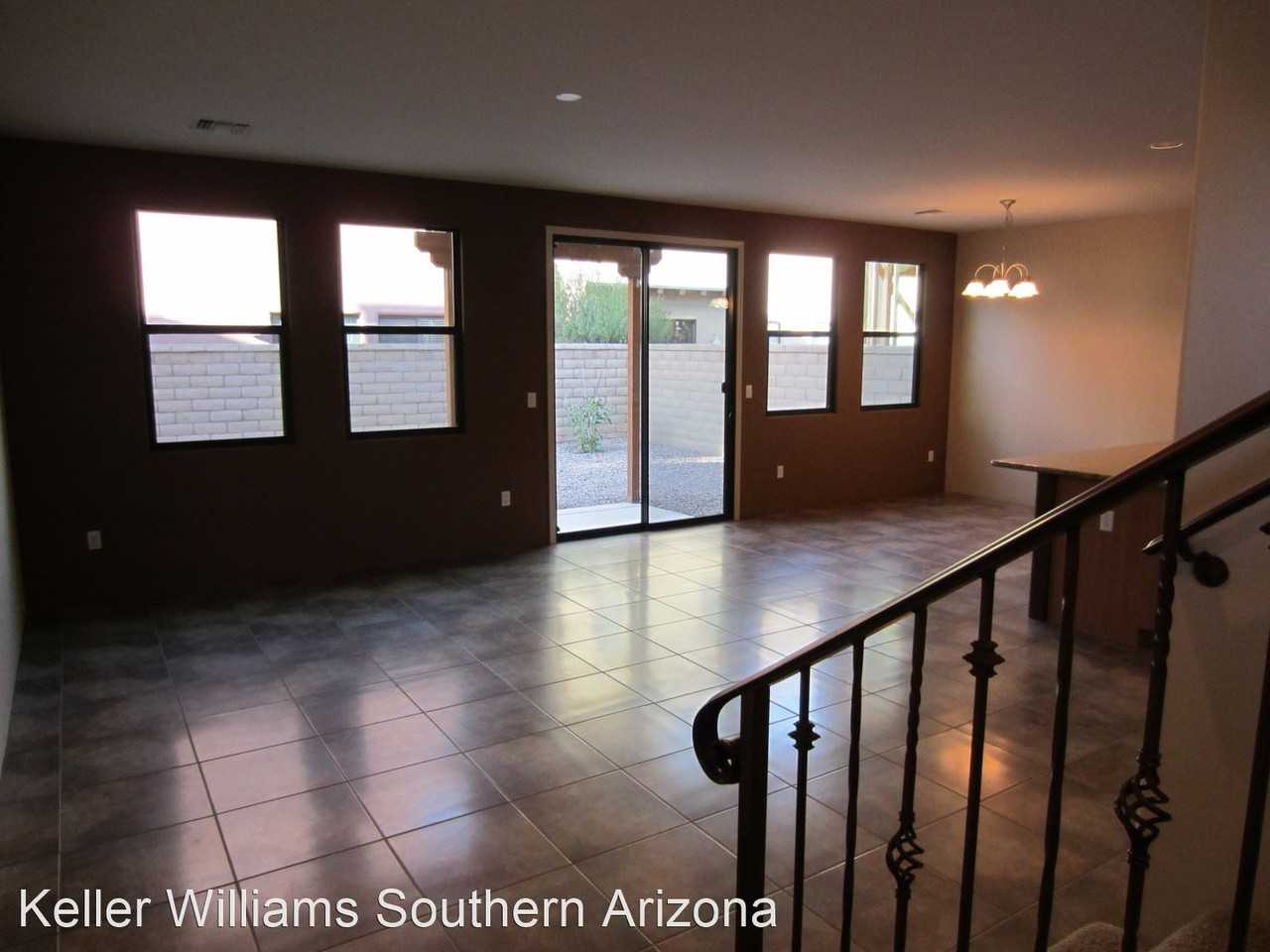 313 E Croydon Park Rd - Photo 3 of 10