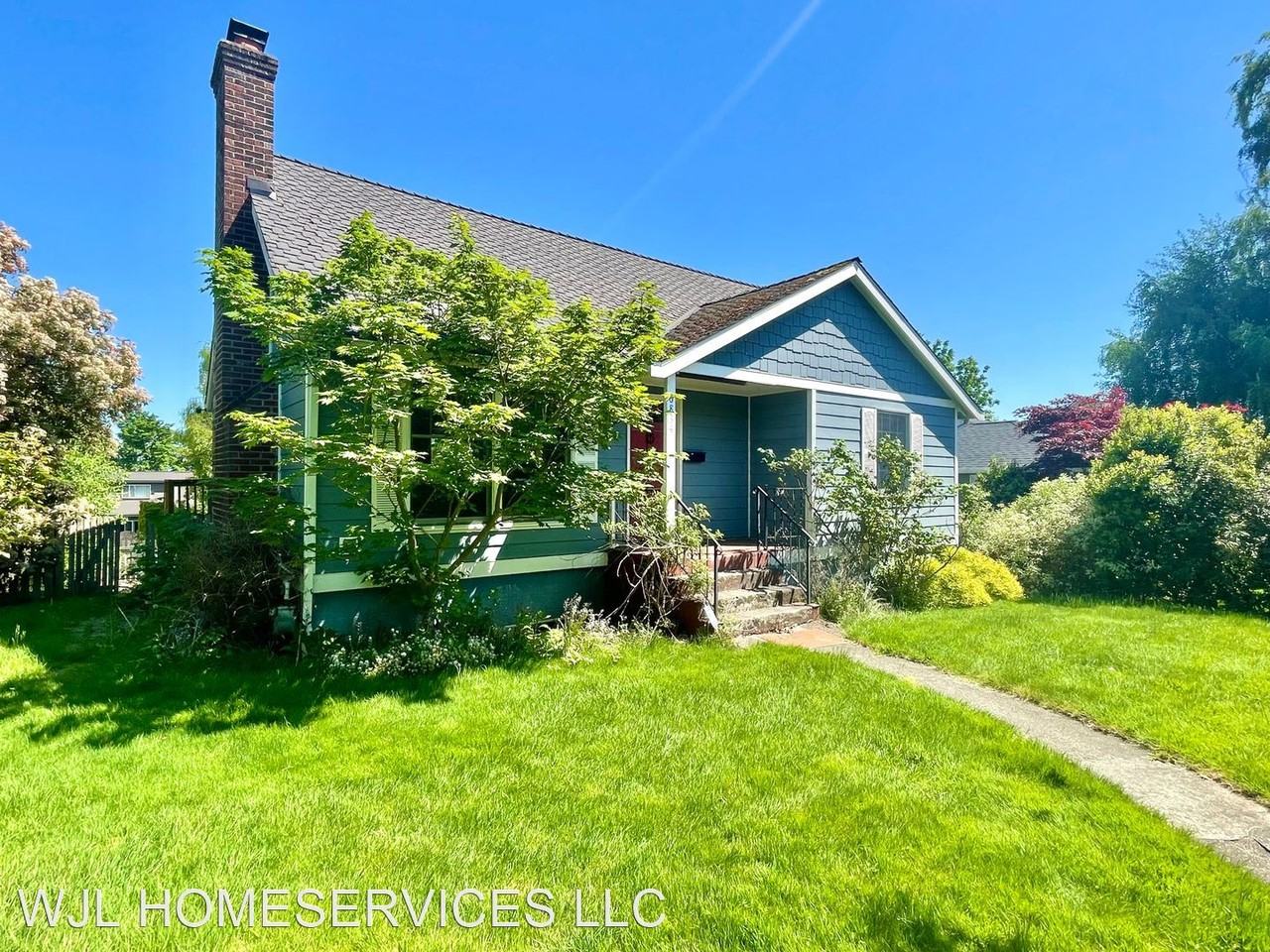 6834 54th Ave Ne - Photo 2 of 30