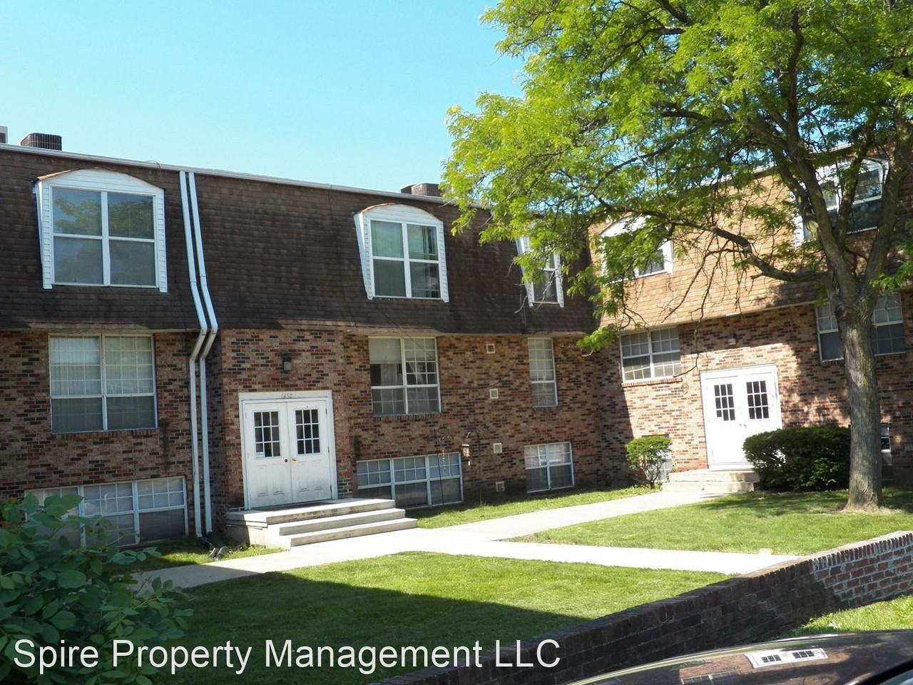 1440, 1450 1460 Meadowview Dr - Photo 2 of 8