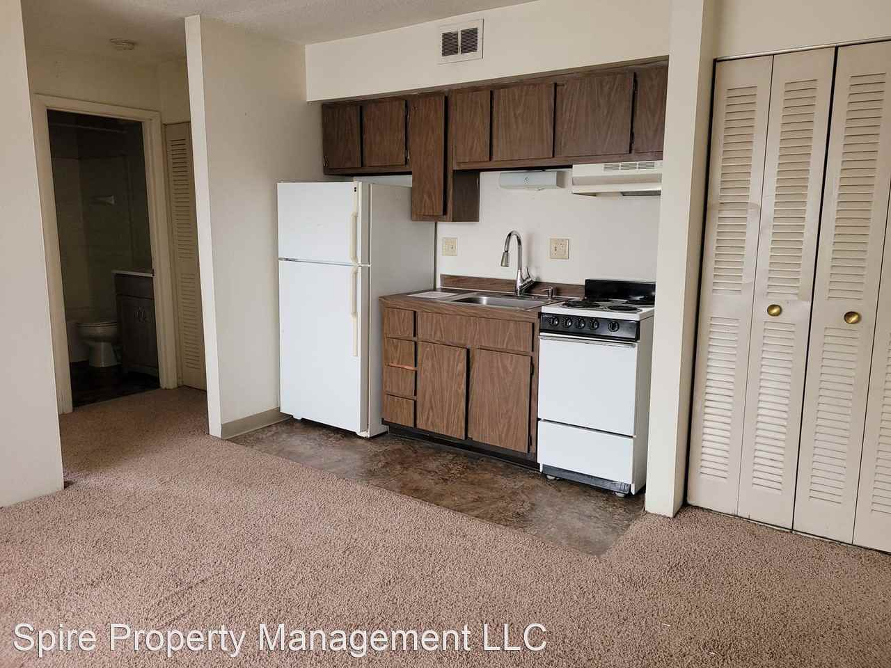 1440, 1450 1460 Meadowview Dr - Photo 3 of 8