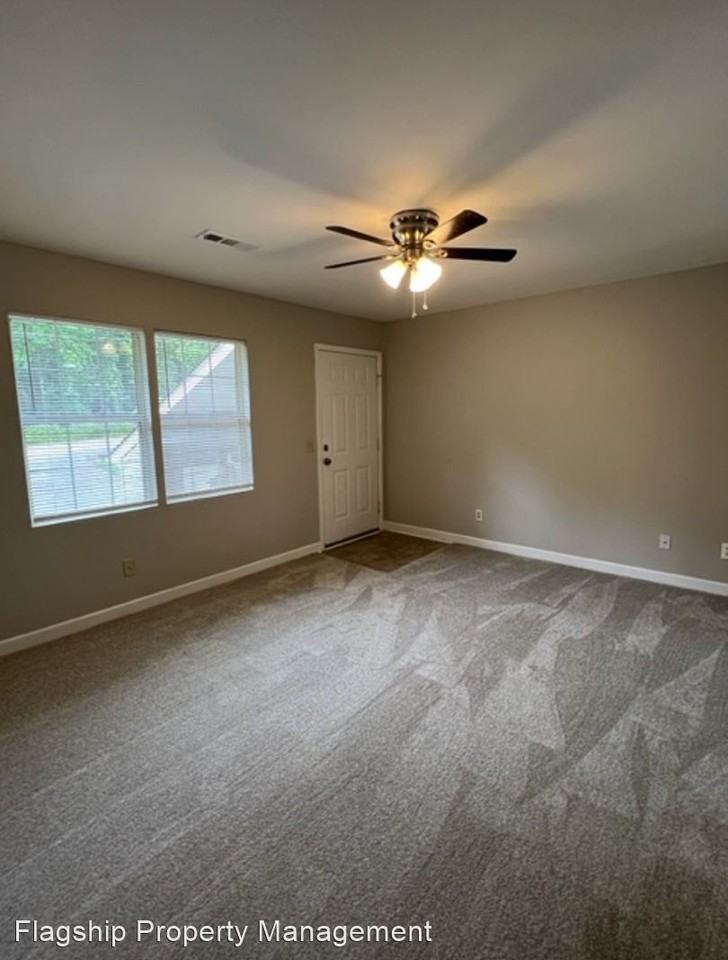 This spacious unit of a Quadplex has 2 bedrooms and 1 full bath new