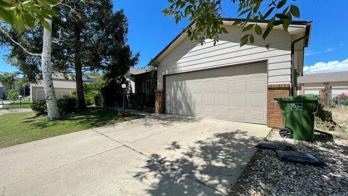 4237 Pin Oak Dr - Photo 2 of 14