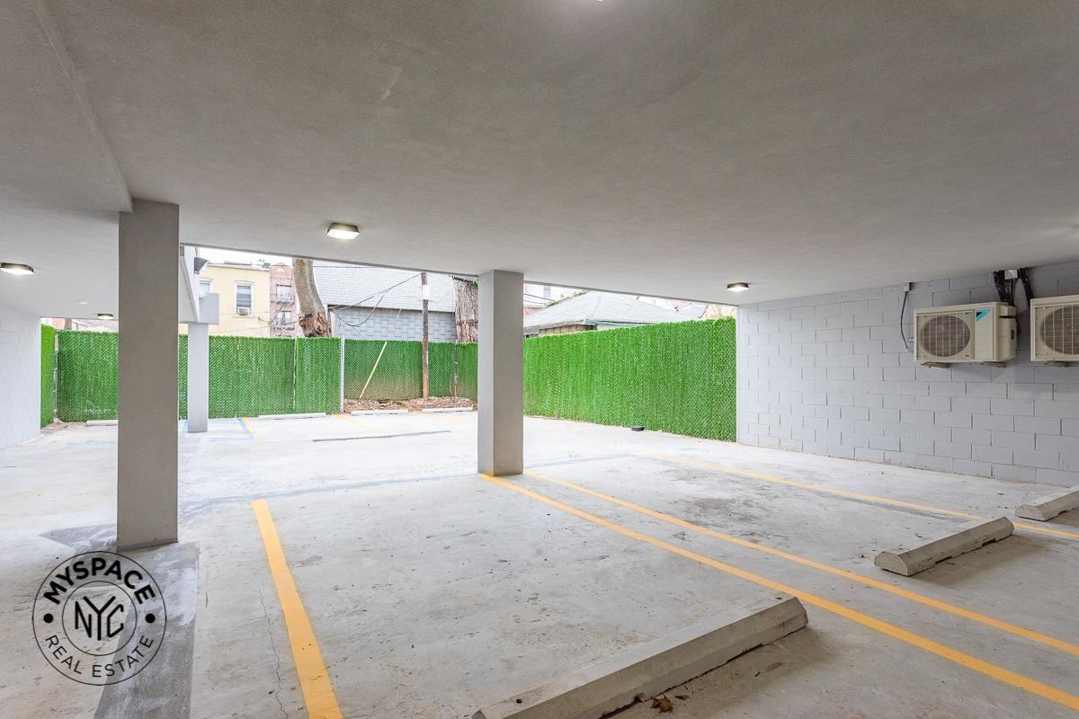 282 E 32nd St #2A - Photo 4 of 19