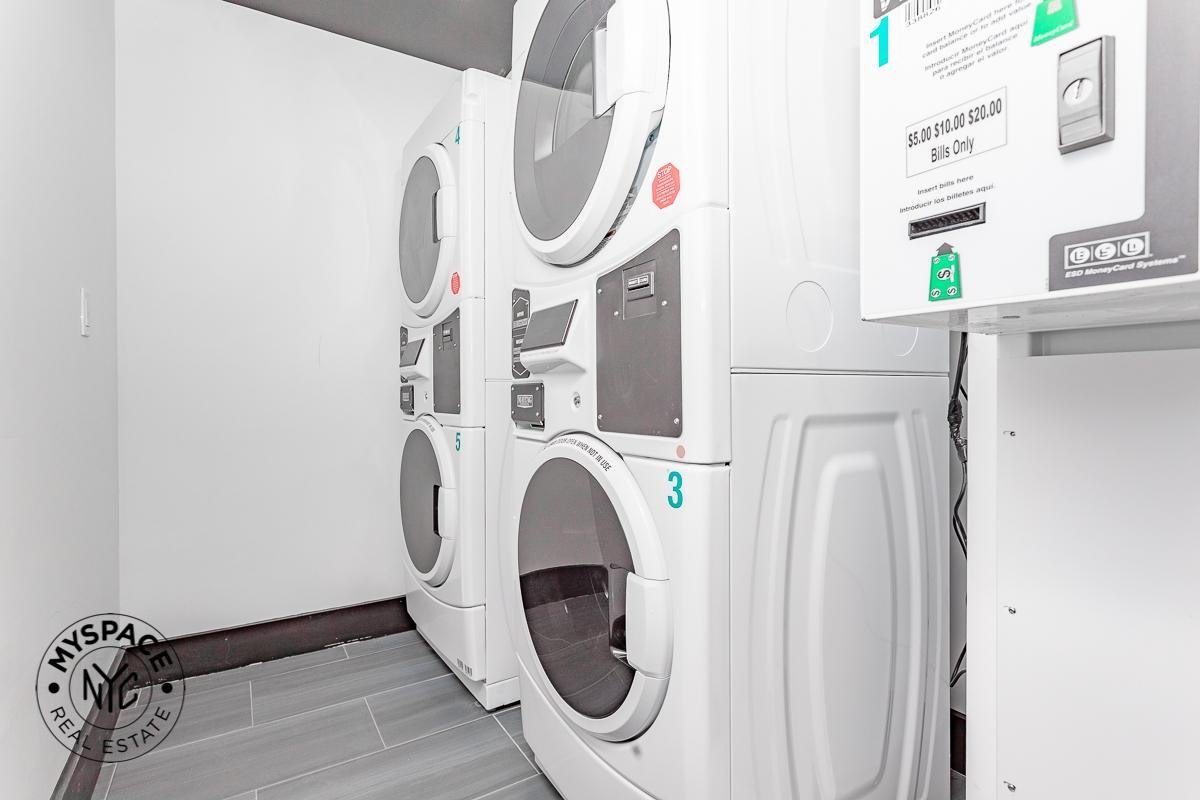 282 E 32nd St #2A - Photo 5 of 19