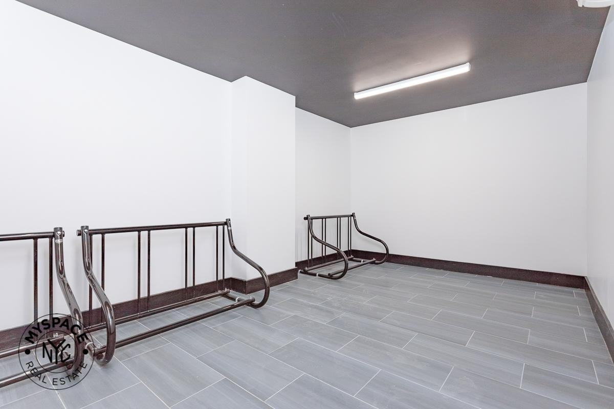 282 E 32nd St #2A - Photo 6 of 19