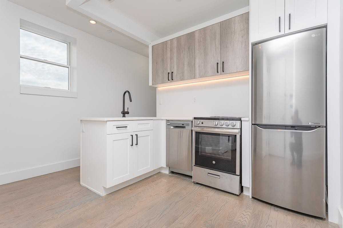 282 E 32nd St #3B - Photo 2 of 19