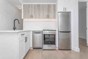 featured image of 282 E 32nd St #3B