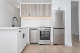 282 E 32nd St #3B - Photo 1 of 1