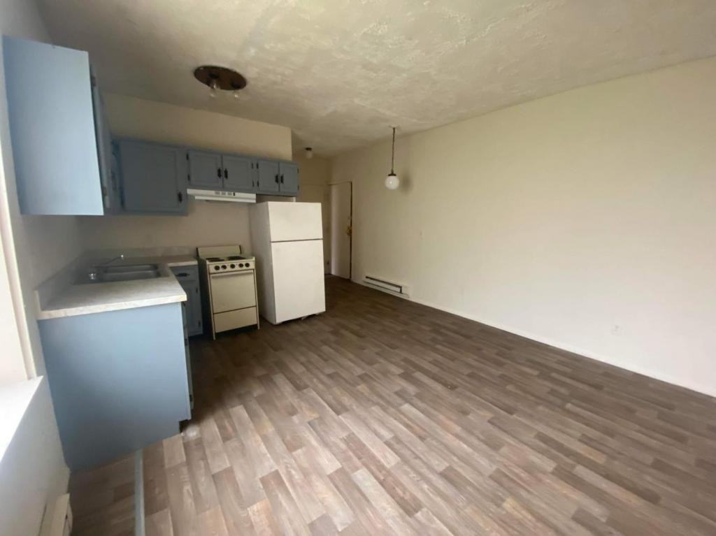 822 Oswego st Utica NY 13502 apt 3, Utica, NY 13502 1 Bedroom Apartment