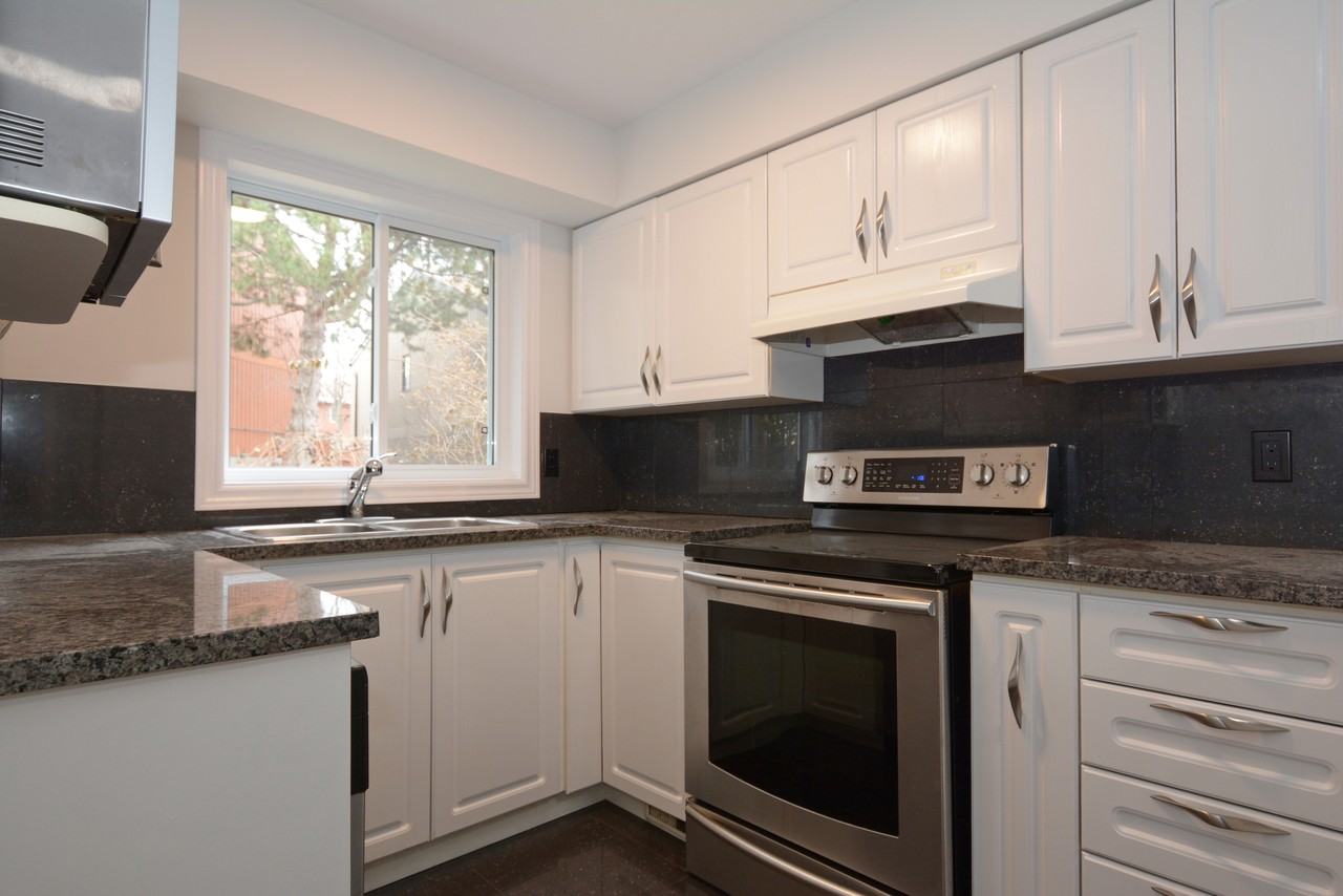 2784 Springland Drive - Photo 2 of 9
