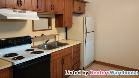 1729 Collette Dr - Photo 2 of 8