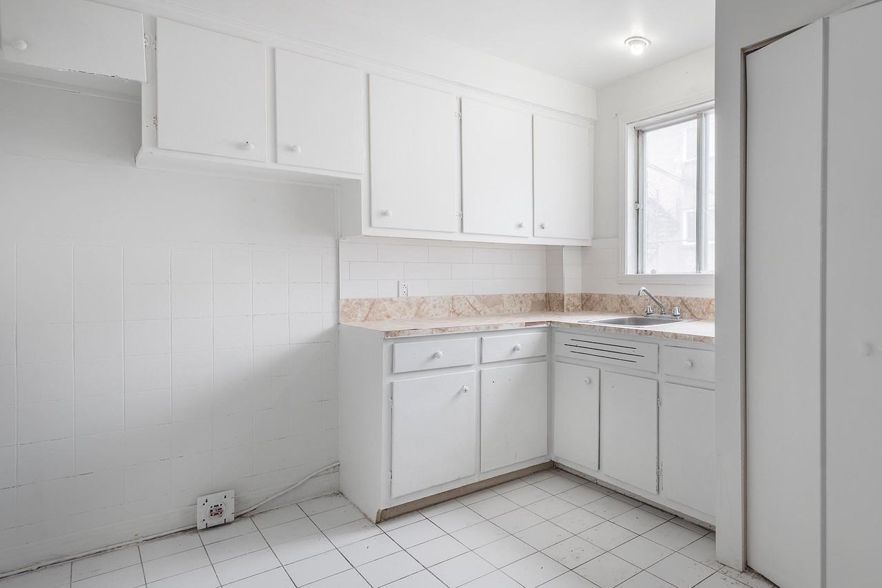 7723 22e avenue - Photo 2 of 6