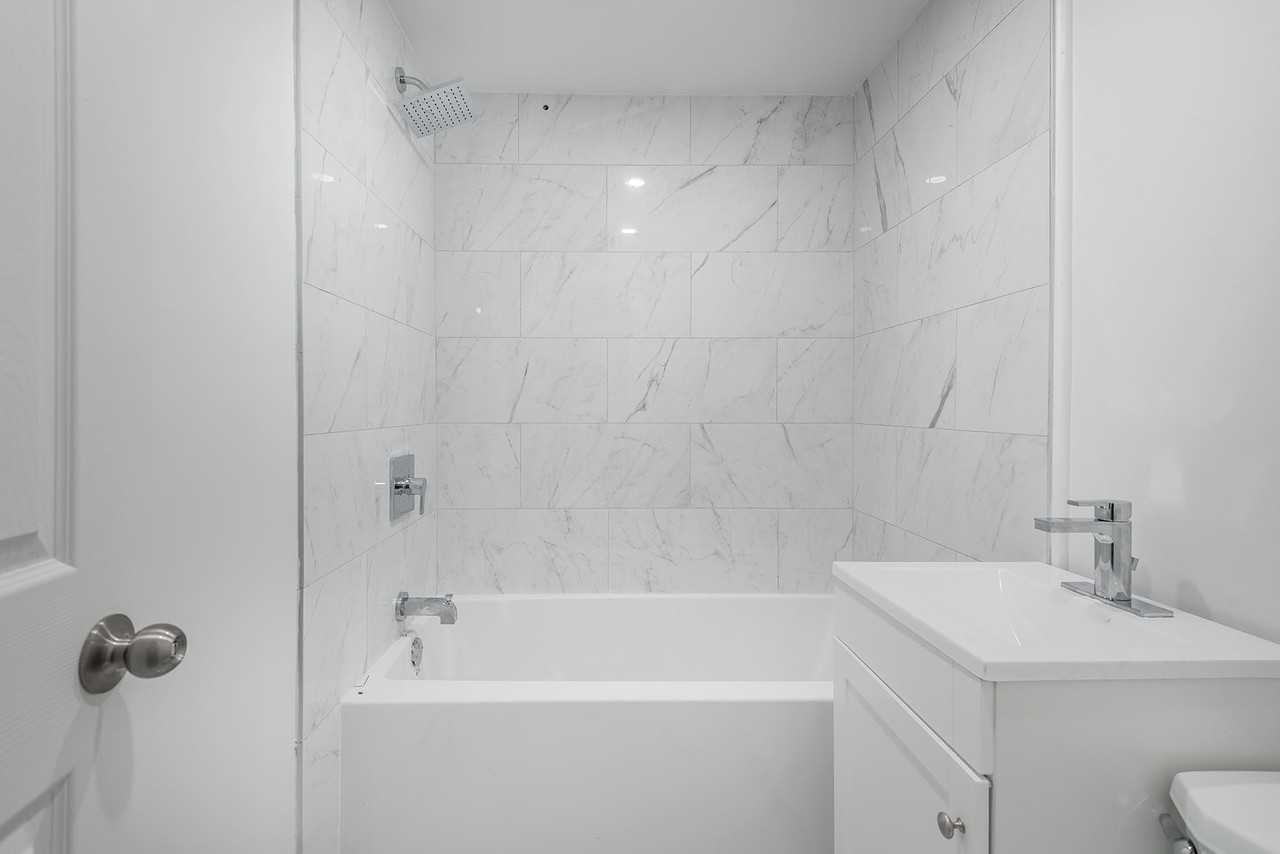 7723 22e avenue - Photo 3 of 6