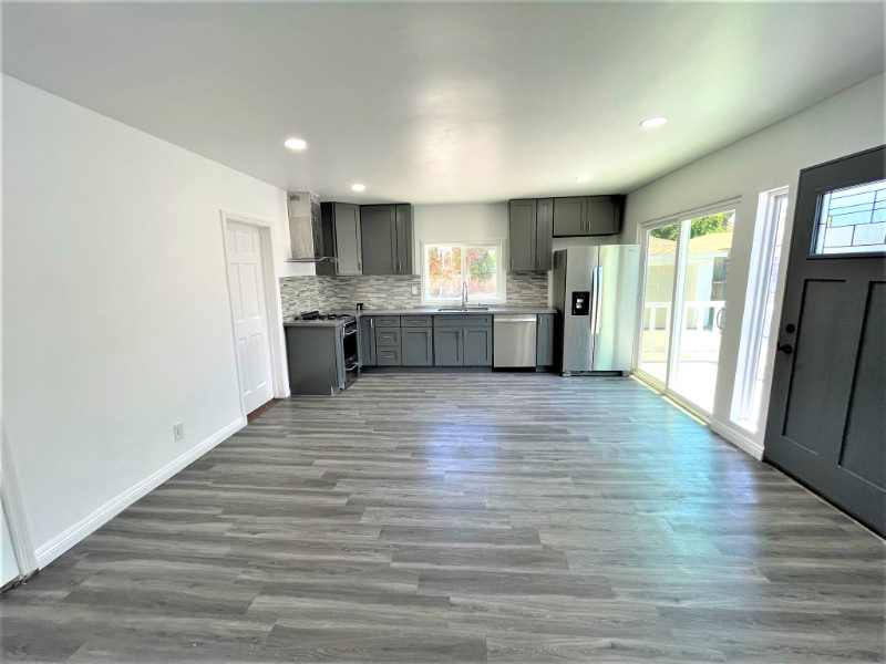 8650 Orion Ave - Photo 3 of 19