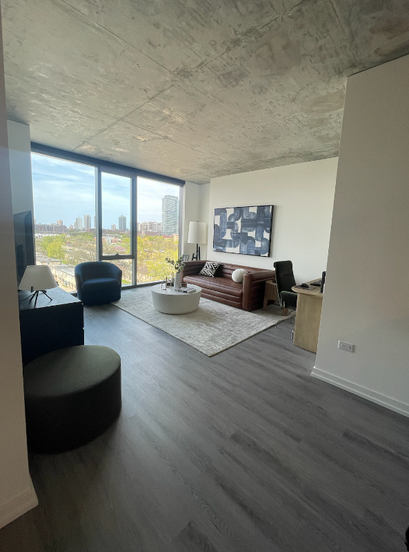 7890 N Kingsbury St #1103 - Photo 3 of 10