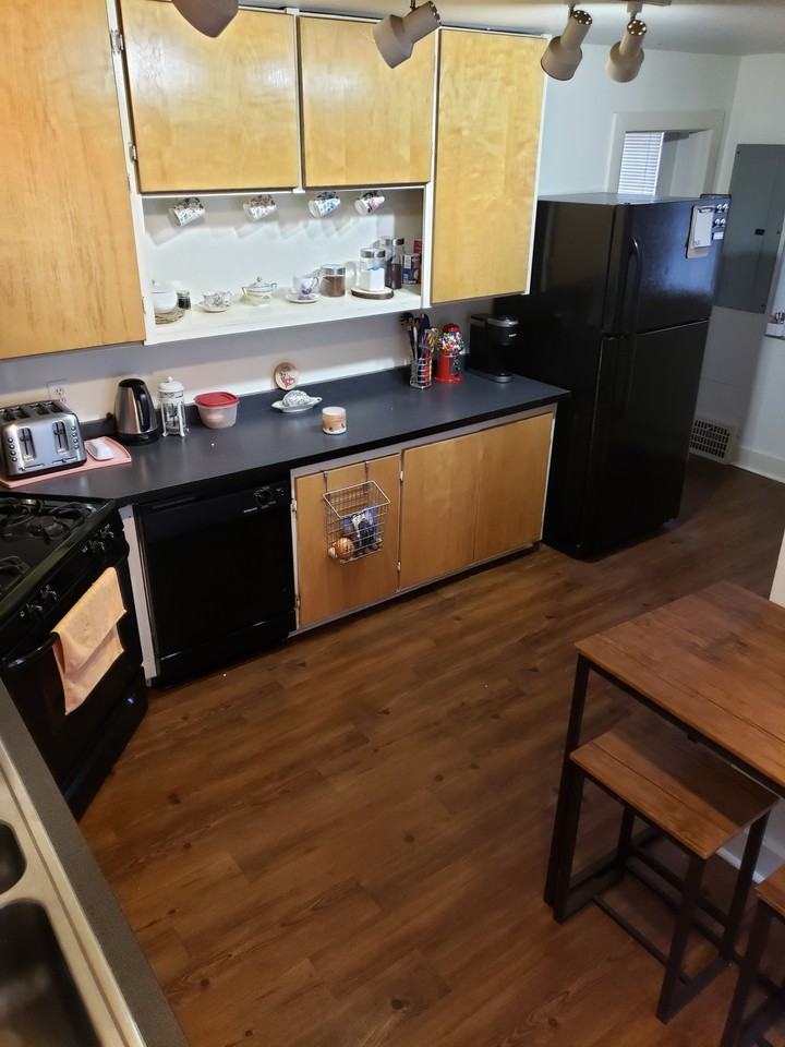 3246 N Oakland Ave #NA - Photo 2 of 24