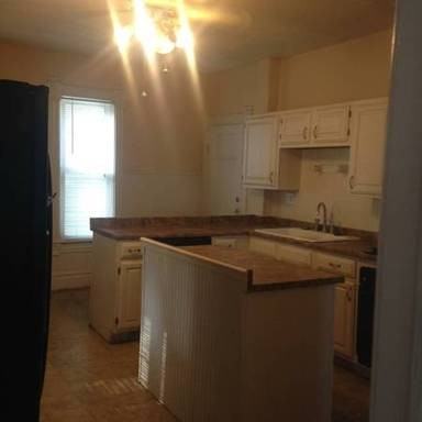 2203 Latham St - Photo 3 of 6