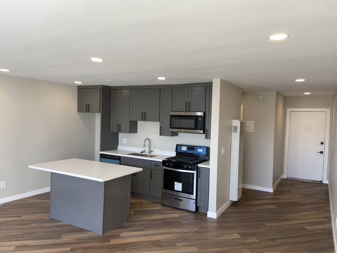 1830 Kingsley - Photo 3 of 20