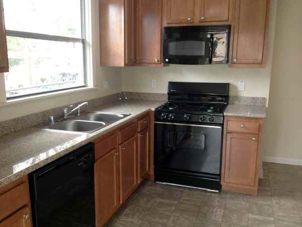 2123 Seminary Ave - Photo 2 of 6