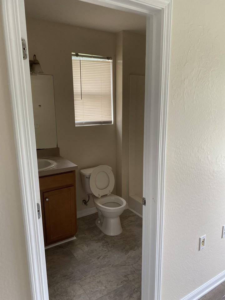 6110 East Pike Street #1 - Photo 4 of 19