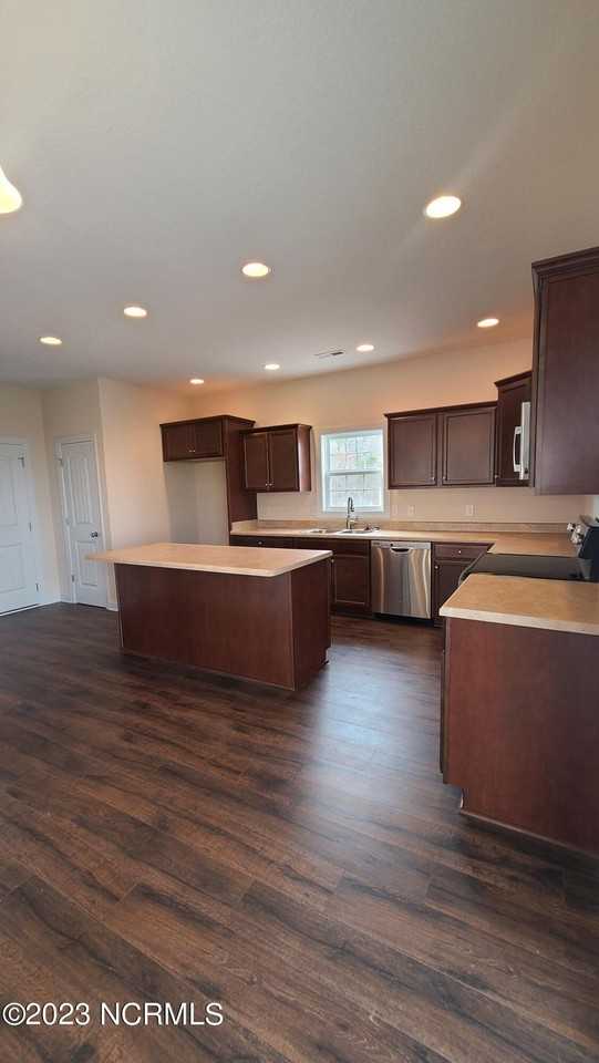 182 Moonstone Court - Photo 3 of 10