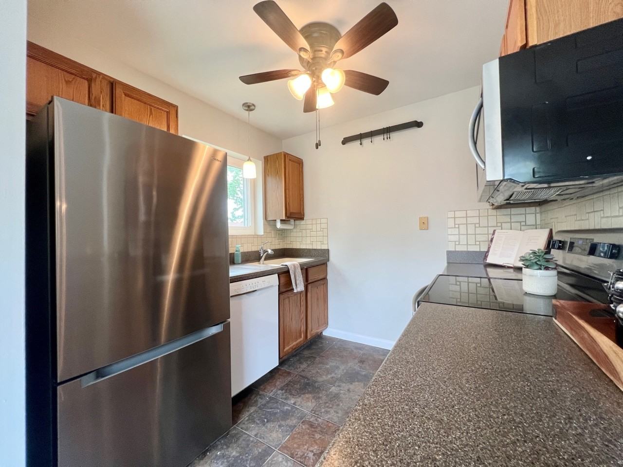 1306 Glendale Gardens Drive #A - Photo 3 of 18