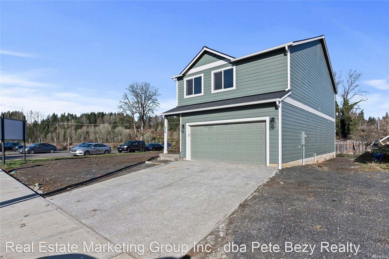 570 Pine St - Photo 2 of 19