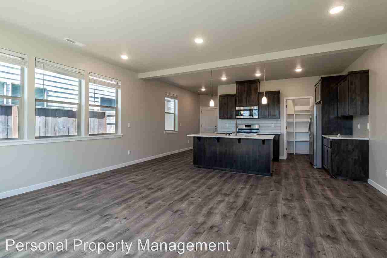 4325 Ne 87th St - Photo 3 of 29