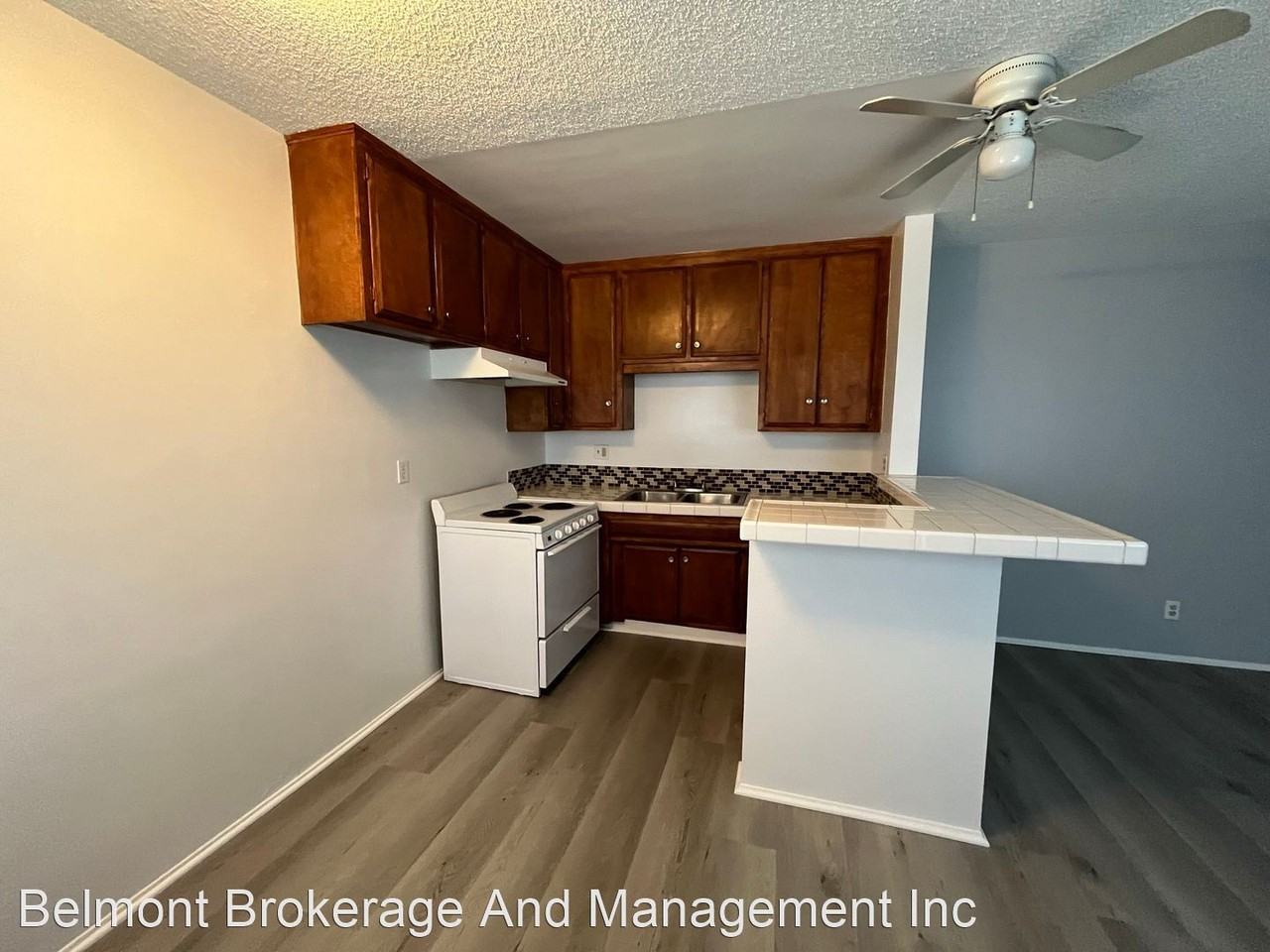 1041 Bennett Ave - Photo 3 of 10