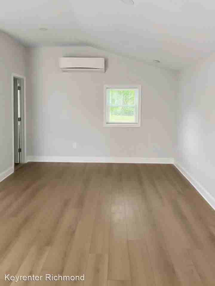742A Whitehead Rd - Photo 3 of 10