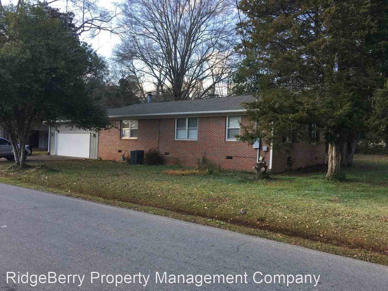 601 N College Dr - Photo 2 of 26