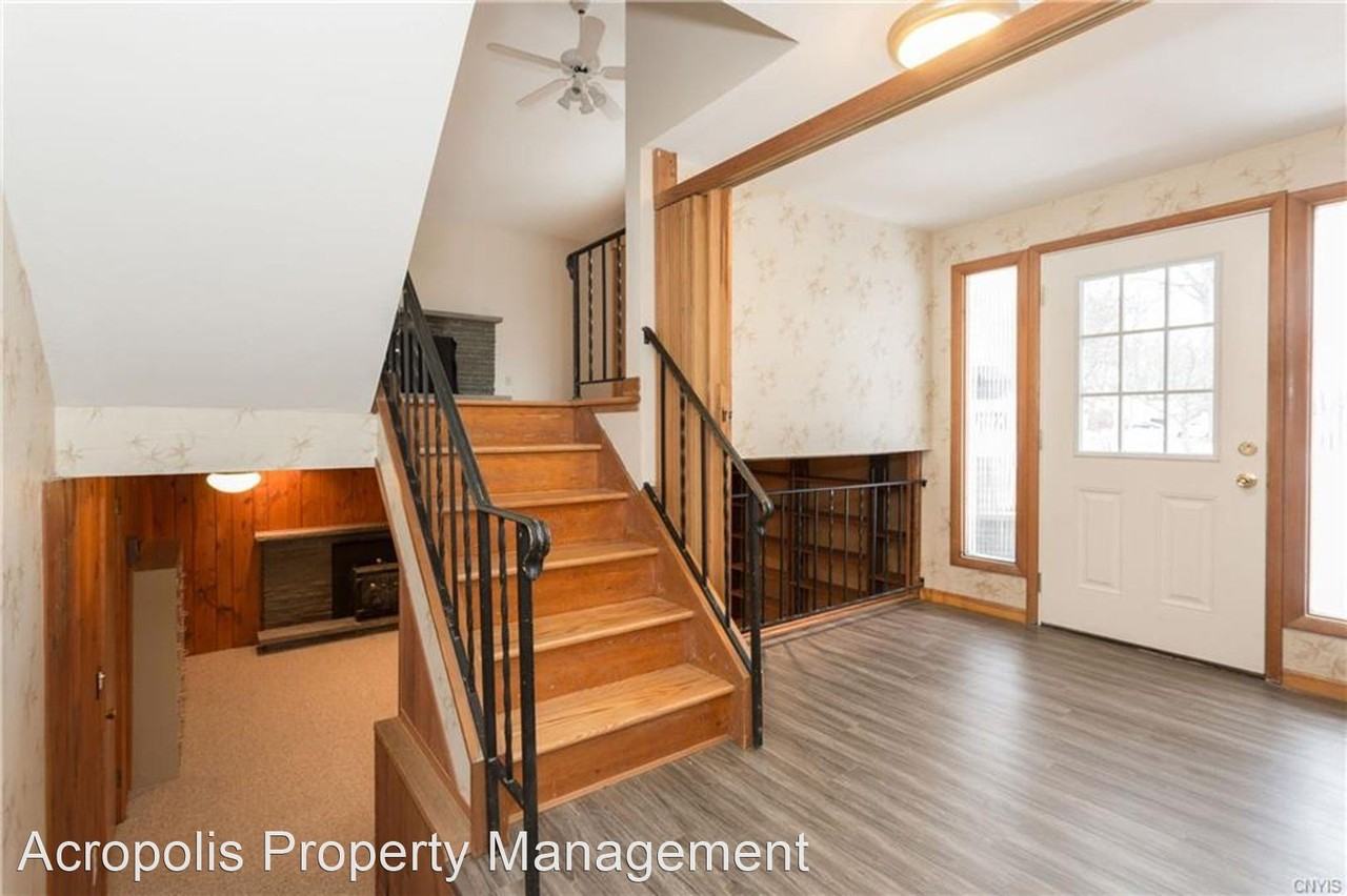 321 Wells Ave W - Photo 2 of 28