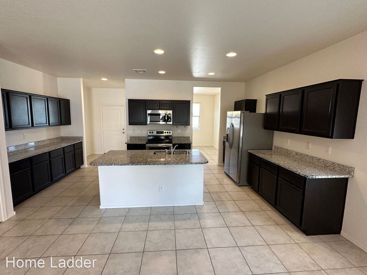 11239 E Sunflower Ct - Photo 3 of 19