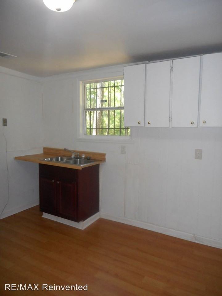 809 Scott Nixon Memorial Dr - Photo 3 of 13