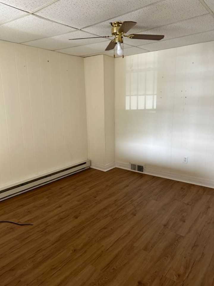 2212 LEHMAN ST - Photo 3 of 9