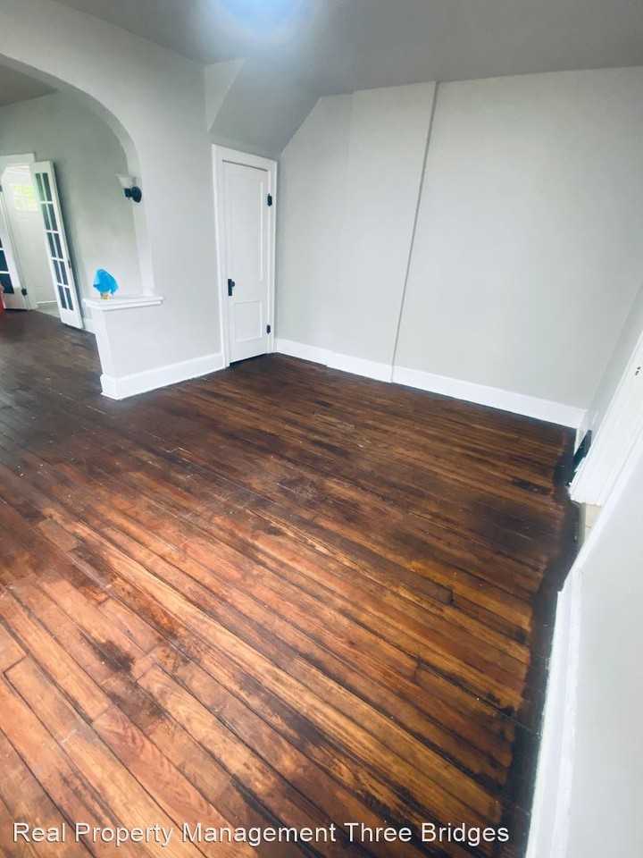 5533 Grace Ave - Photo 2 of 12