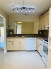 9330 Taft St - Photo 3 of 8