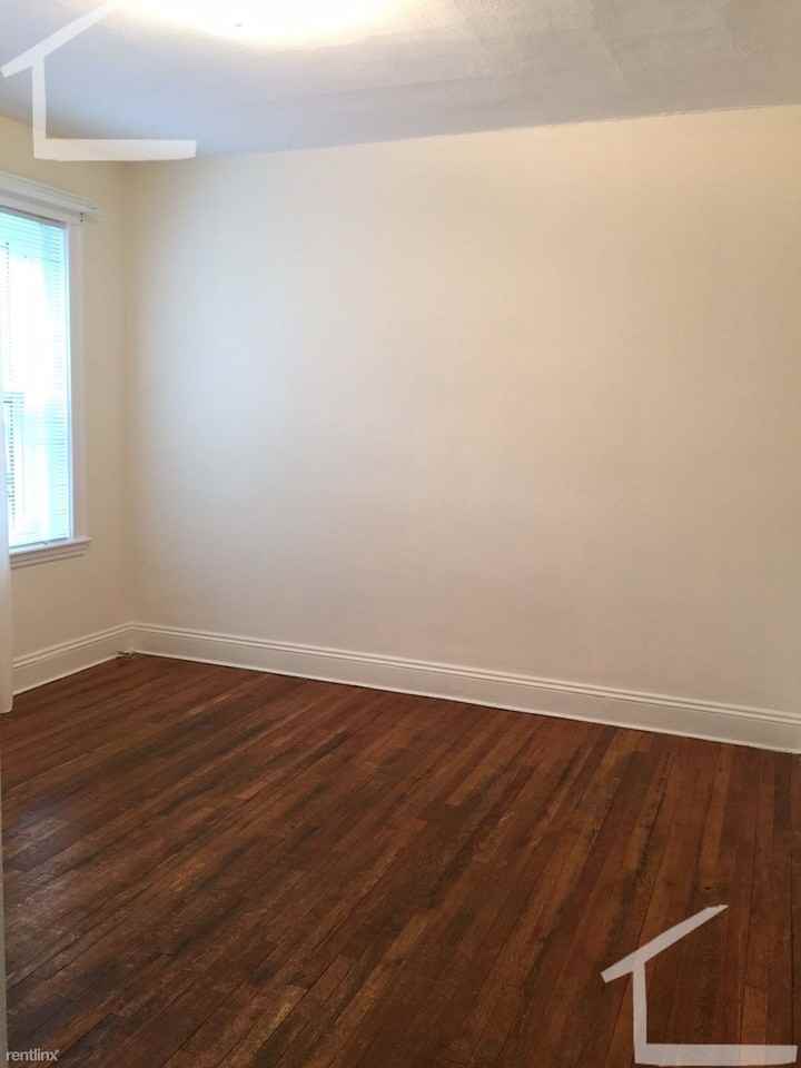1572 Commonwealth Ave - Photo 3 of 4