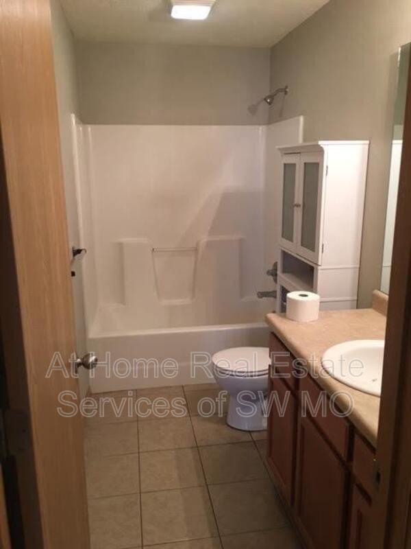 1262 N Northwood Ave - Photo 5 of 9
