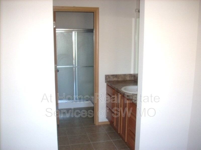 2303 W Parkview St - Photo 6 of 6