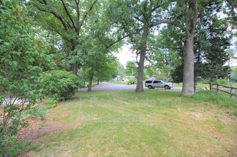 7180 Dorset Dr Se - Photo 5 of 27