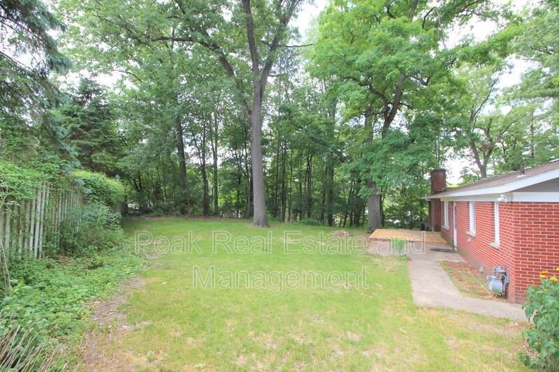 7180 Dorset Dr Se - Photo 6 of 27